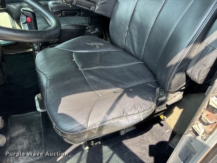 image for item FG0628 2000 Kenworth W900L semi truck