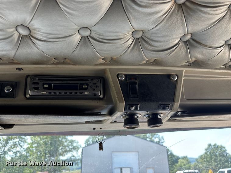 image for item FG0628 2000 Kenworth W900L semi truck