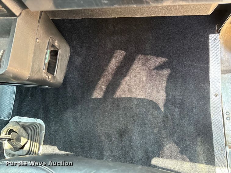 image for item FG0628 2000 Kenworth W900L semi truck