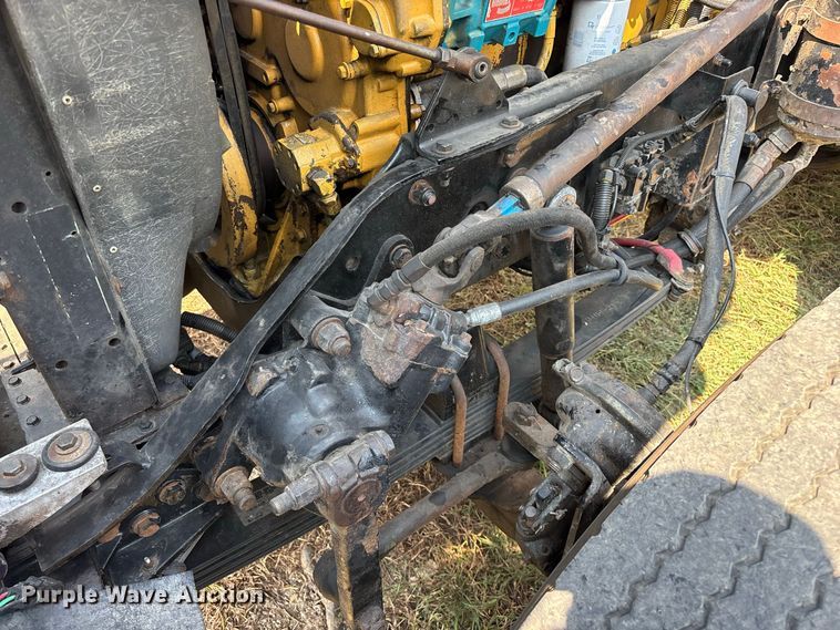image for item FG0628 2000 Kenworth W900L semi truck
