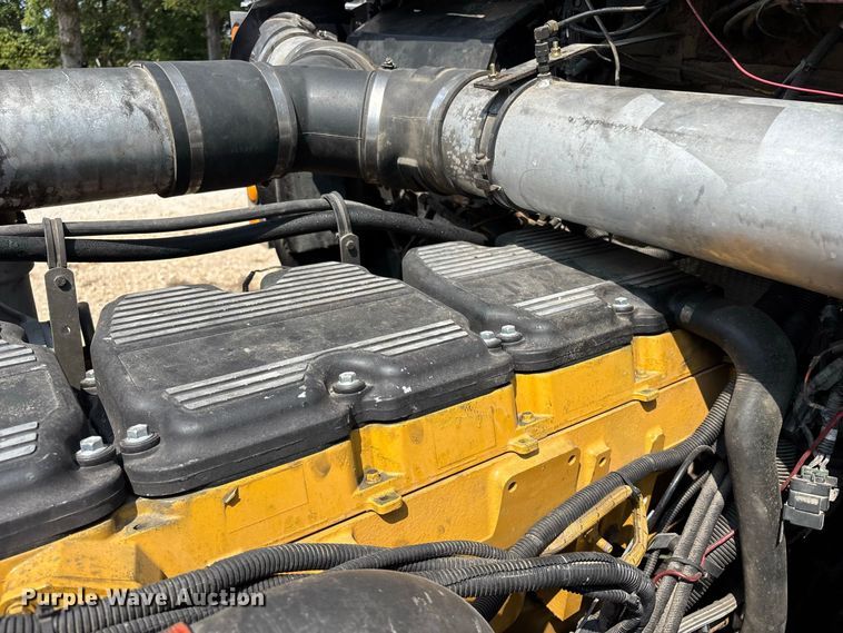 image for item FG0628 2000 Kenworth W900L semi truck