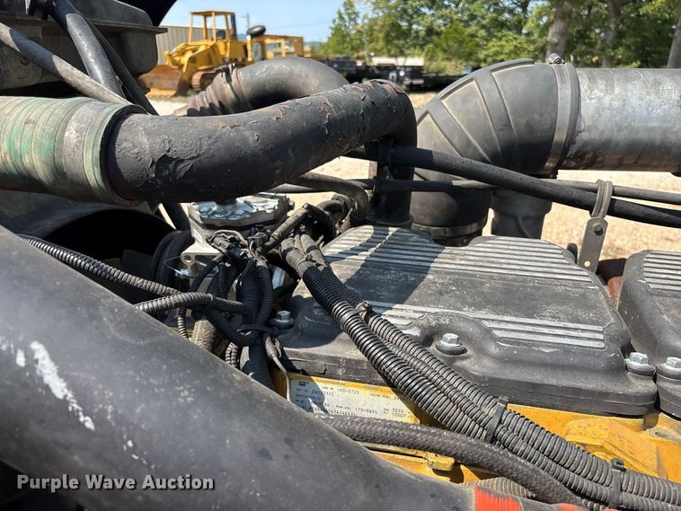 image for item FG0628 2000 Kenworth W900L semi truck