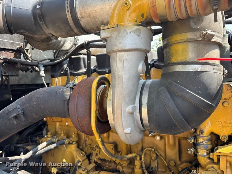 image for item FG0628 2000 Kenworth W900L semi truck