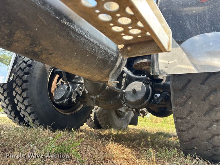 image for item FG0628 2000 Kenworth W900L semi truck