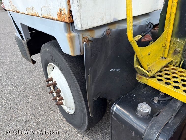 image for item FG3002 2015 Kalmar Ottawa T2 yard truck