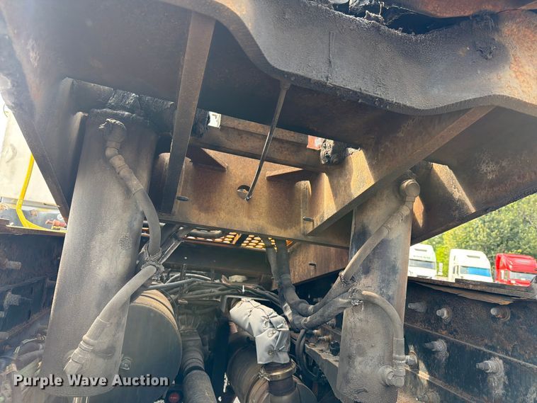 image for item FG3002 2015 Kalmar Ottawa T2 yard truck