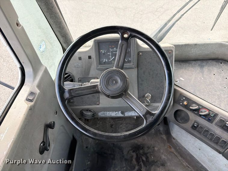 image for item FG3002 2015 Kalmar Ottawa T2 yard truck