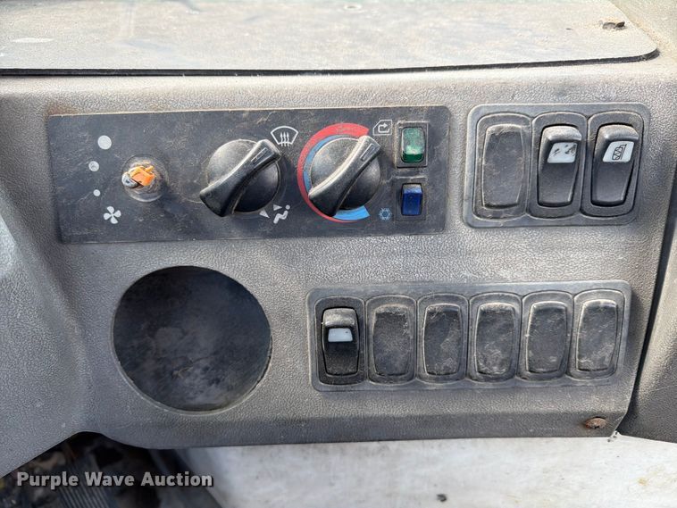 image for item FG3002 2015 Kalmar Ottawa T2 yard truck