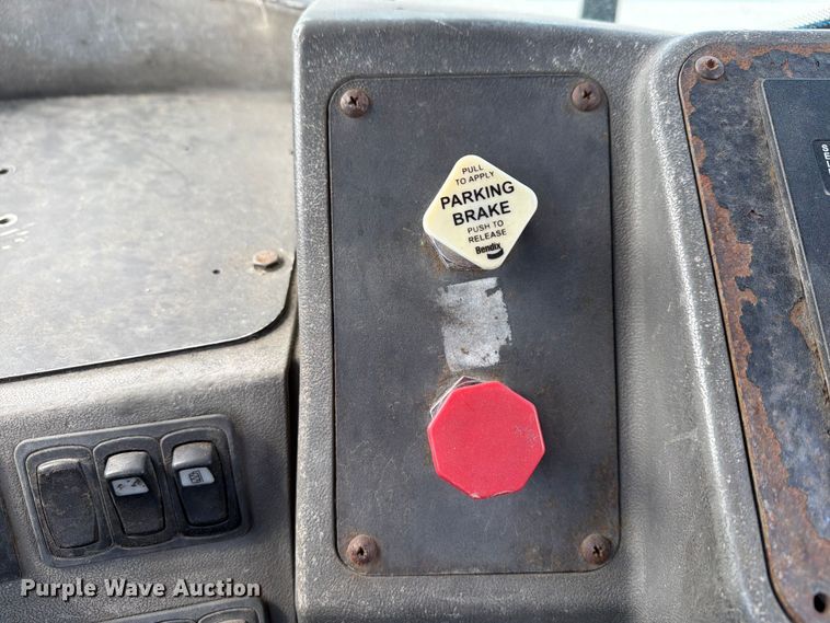 image for item FG3002 2015 Kalmar Ottawa T2 yard truck
