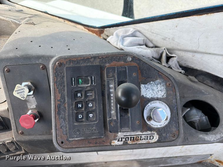image for item FG3002 2015 Kalmar Ottawa T2 yard truck