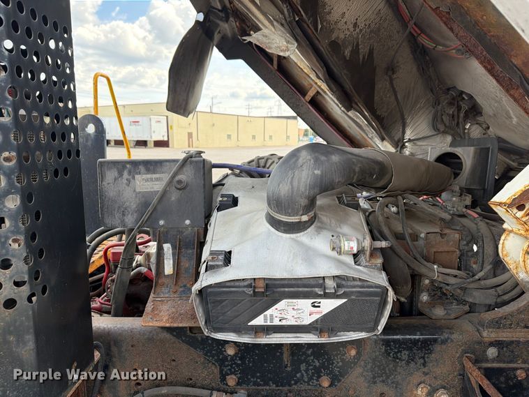 image for item FG3002 2015 Kalmar Ottawa T2 yard truck