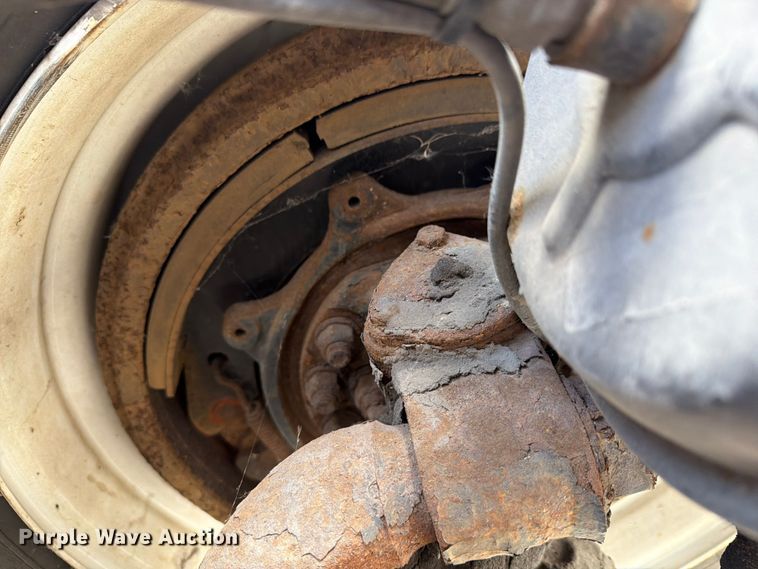 image for item FG3002 2015 Kalmar Ottawa T2 yard truck
