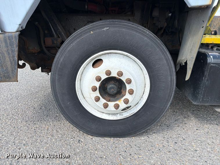 image for item FG3002 2015 Kalmar Ottawa T2 yard truck
