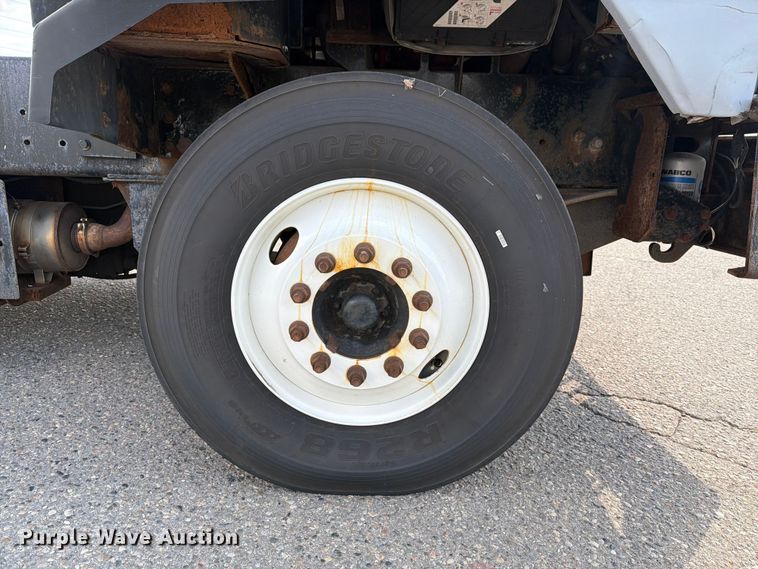 image for item FG3002 2015 Kalmar Ottawa T2 yard truck