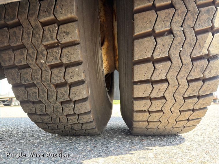 image for item FG3002 2015 Kalmar Ottawa T2 yard truck
