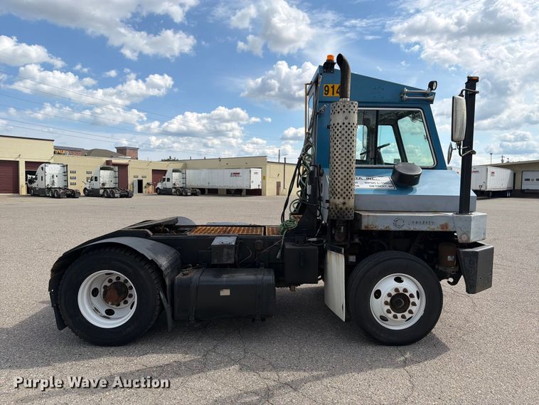 image for item FG3003 2010 Capacity Trucks yard truck