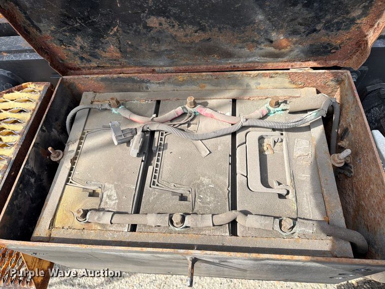 image for item FG3003 2010 Capacity Trucks yard truck