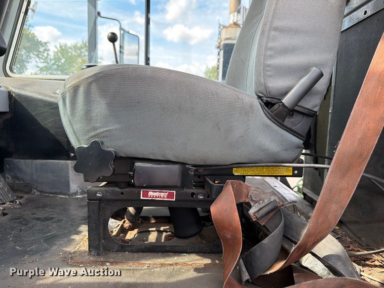 image for item FG3003 2010 Capacity Trucks yard truck