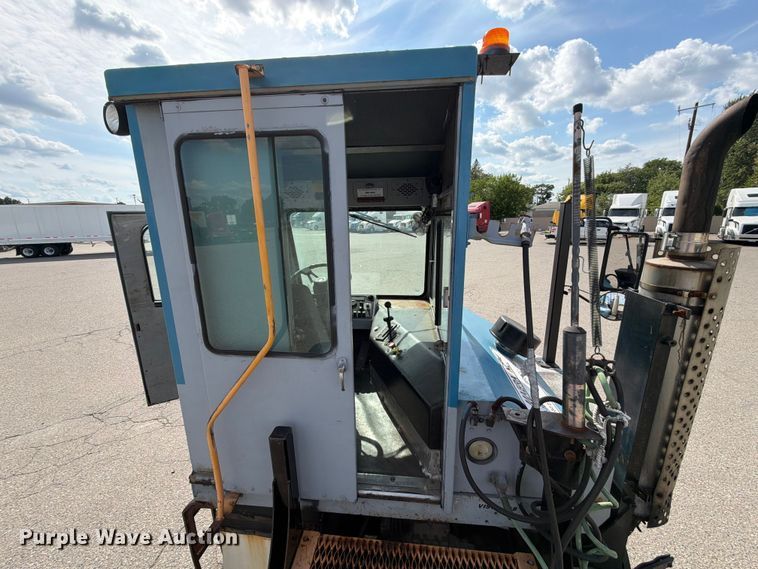 image for item FG3003 2010 Capacity Trucks yard truck