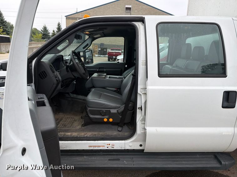 image for item FG3004 2016 Ford F550 crew cab box truck