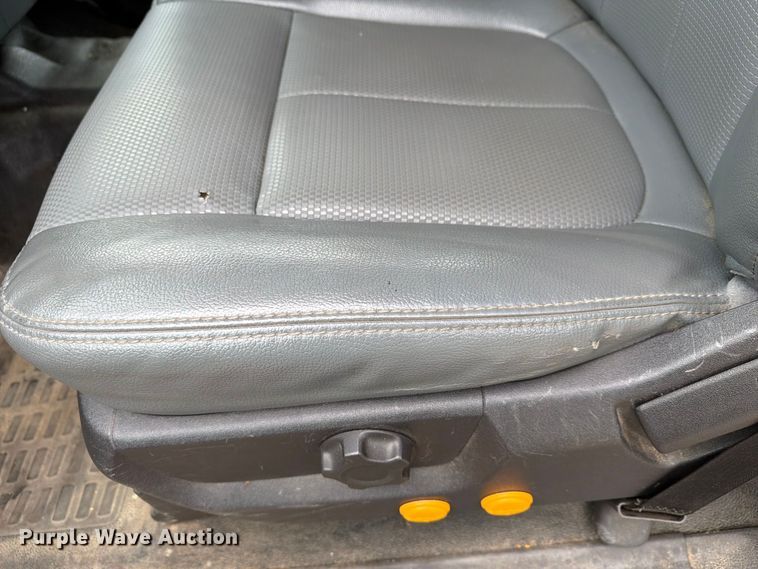 image for item FG3004 2016 Ford F550 crew cab box truck