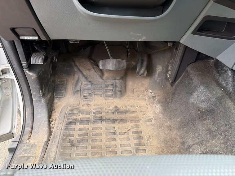 image for item FG3004 2016 Ford F550 crew cab box truck