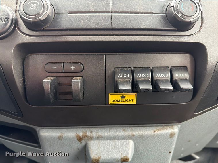 image for item FG3004 2016 Ford F550 crew cab box truck