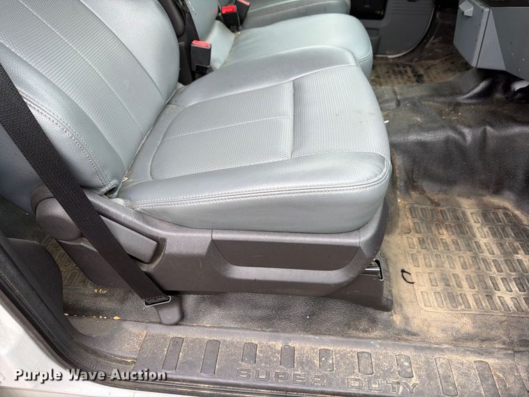 image for item FG3004 2016 Ford F550 crew cab box truck