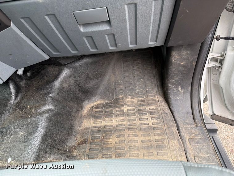image for item FG3004 2016 Ford F550 crew cab box truck