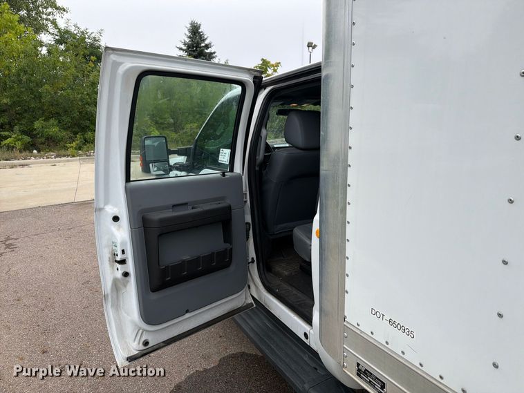 image for item FG3004 2016 Ford F550 crew cab box truck