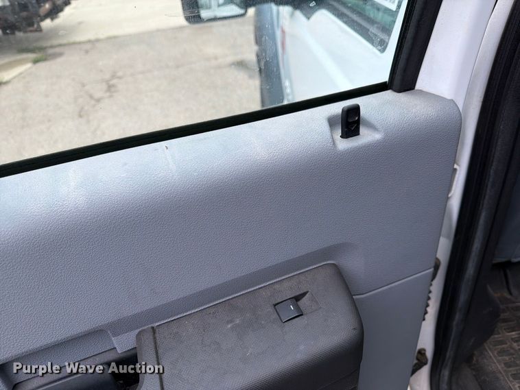 image for item FG3004 2016 Ford F550 crew cab box truck