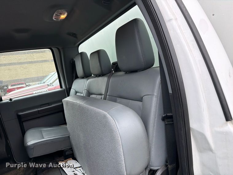 image for item FG3004 2016 Ford F550 crew cab box truck