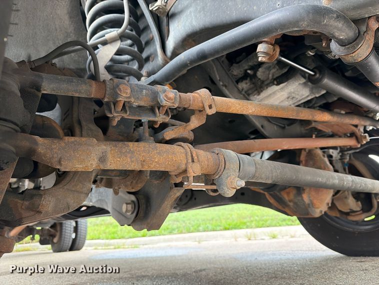 image for item FG3004 2016 Ford F550 crew cab box truck