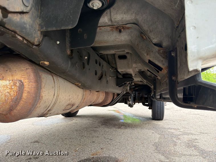 image for item FG3004 2016 Ford F550 crew cab box truck