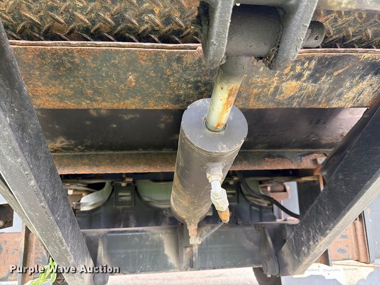 image for item FG3004 2016 Ford F550 crew cab box truck