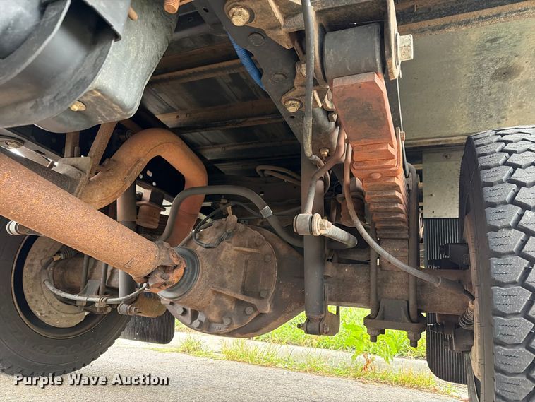 image for item FG3004 2016 Ford F550 crew cab box truck