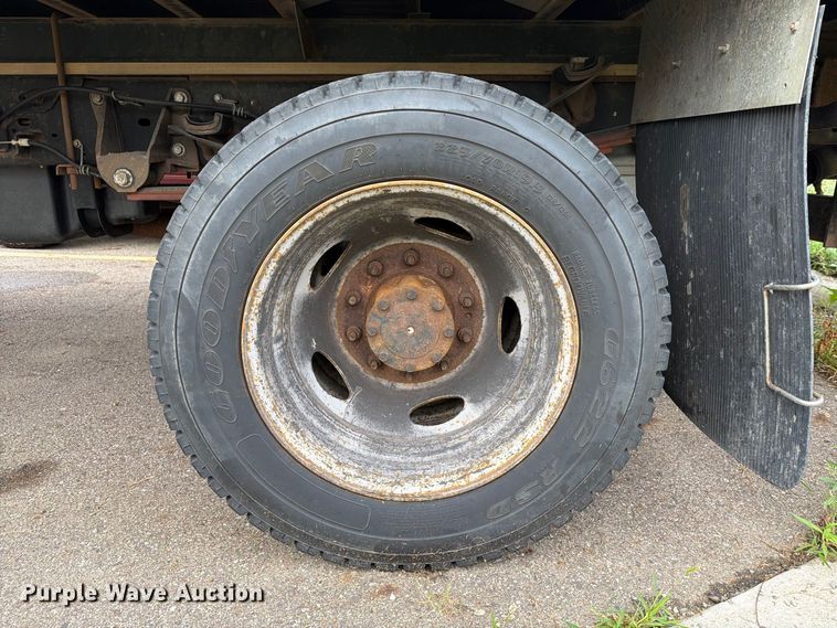 image for item FG3004 2016 Ford F550 crew cab box truck
