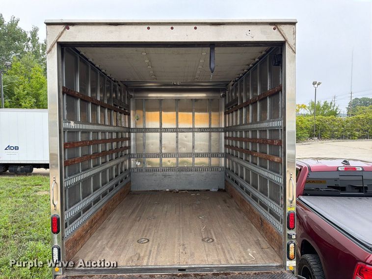image for item FG3004 2016 Ford F550 crew cab box truck