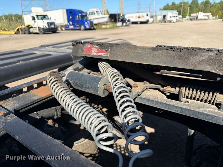 image for item FG3010 2022 Peterbilt 579 semi truck