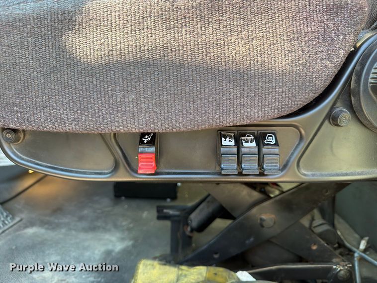 image for item FG3010 2022 Peterbilt 579 semi truck