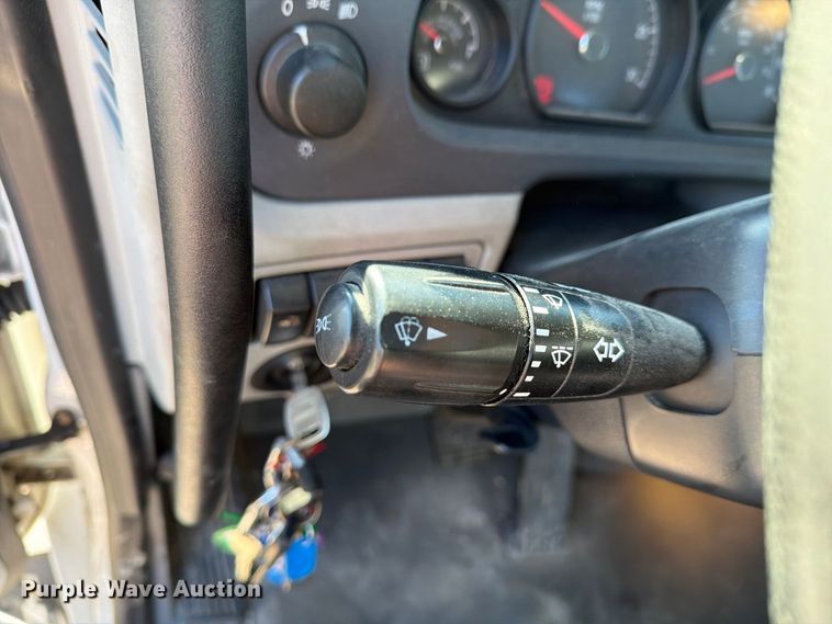 image for item FG3010 2022 Peterbilt 579 semi truck