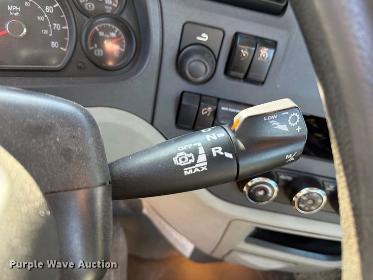 image for item FG3010 2022 Peterbilt 579 semi truck