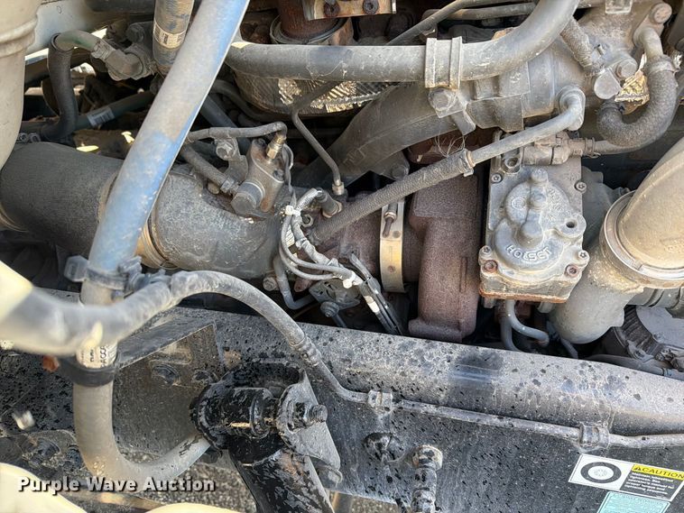 image for item FG3010 2022 Peterbilt 579 semi truck
