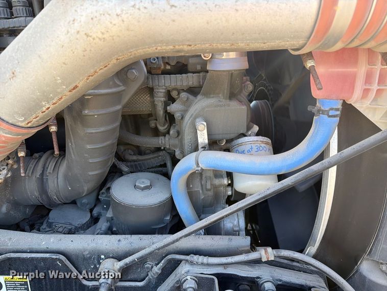 image for item FG3010 2022 Peterbilt 579 semi truck