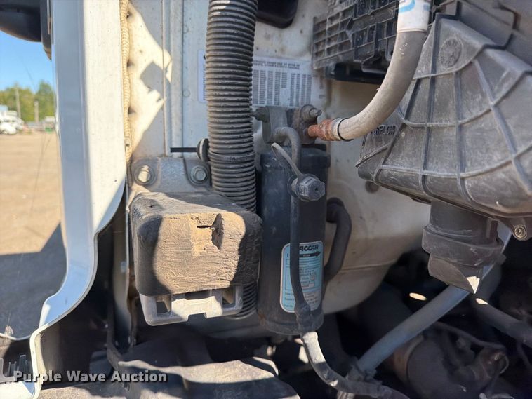 image for item FG3010 2022 Peterbilt 579 semi truck