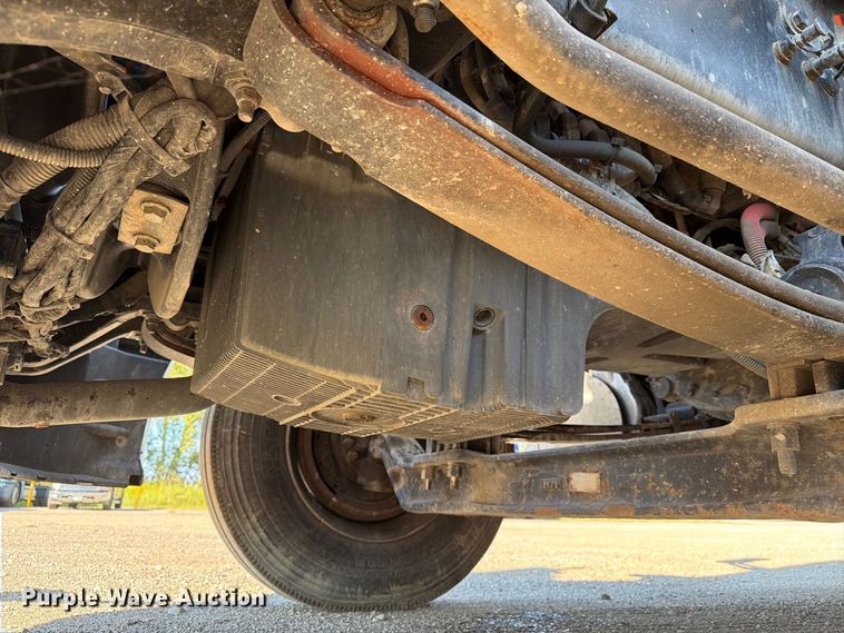 image for item FG3010 2022 Peterbilt 579 semi truck