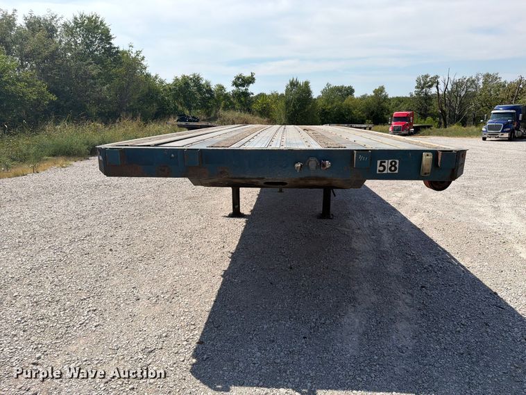 image for item FI0372 2013 Great Dane flatbed trailer
