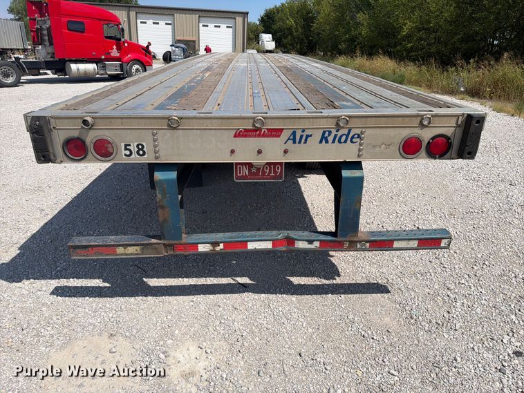 image for item FI0372 2013 Great Dane flatbed trailer