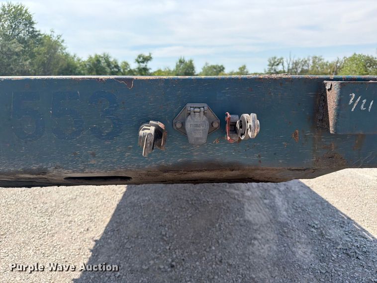 image for item FI0372 2013 Great Dane flatbed trailer