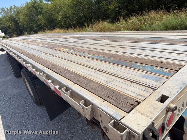 image for item FI0372 2013 Great Dane flatbed trailer